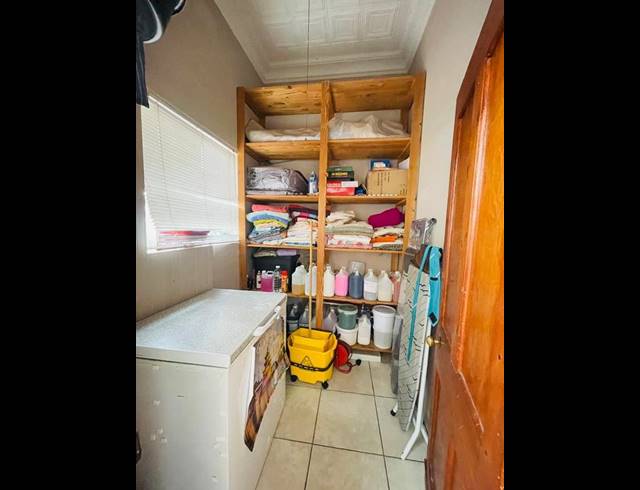 7 BEDROOM HOUSE FOR SALE IN ORANGE GROVE